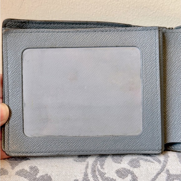 Louis Vuitton Men’s Tri Fold Gray Wallet - Picture 6 of 10